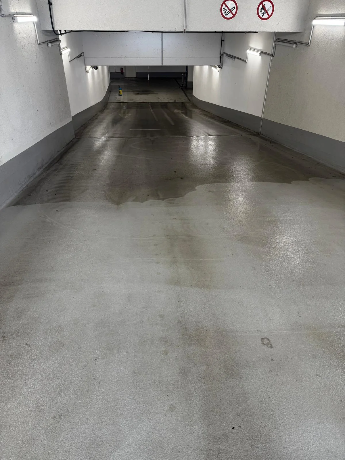 Reinigungsarbeiten in der Garage am Niederrhein – Referenz Hausmeisterservice